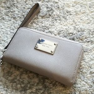 Michael Kors Zip Around Wallet Wristlet